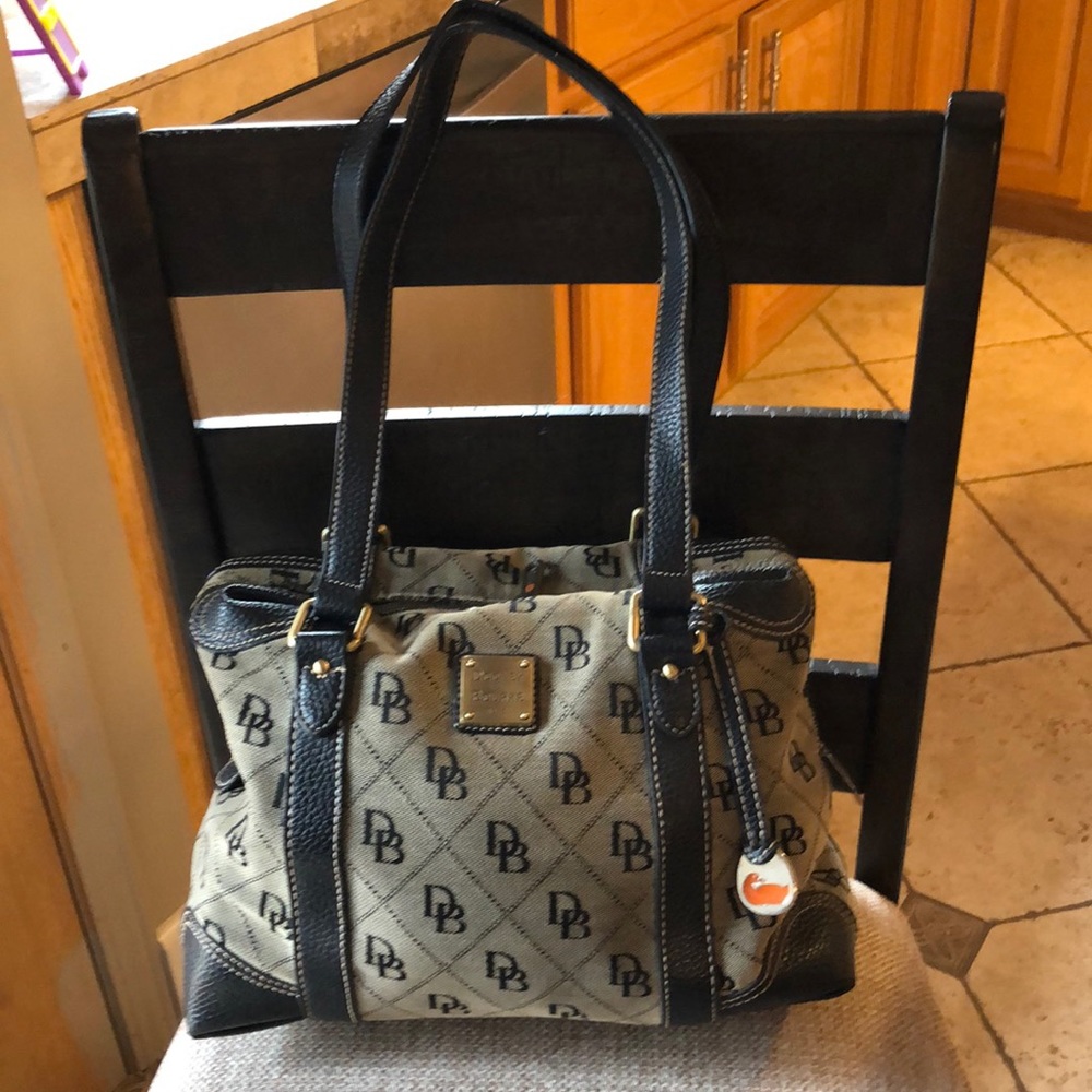Vintage Dooney & Bourke purse.